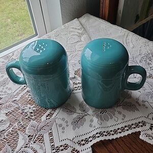 Homer Laughlin Fiesta Turquoise Stove Top Range Salt & Pepper Set Mint